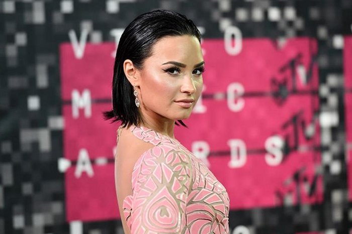 “Todos nós merecemos ter orgasmos”. Demi Lovato lançou a sua própria linha de vibradores