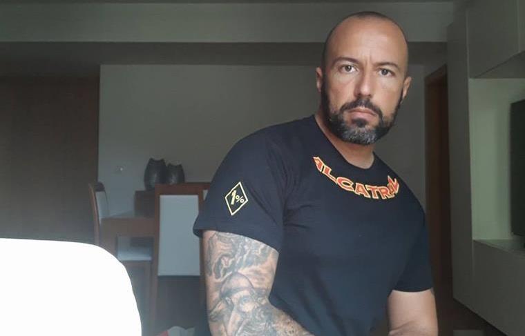 Buscas em casa de Mário Machado por causa de publicação na Internet levam a detenção por posse ilegal de arma