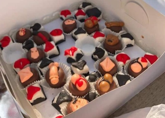 Pasteleira é presa por fazer cupcakes enfeitados com formas de órgãos genitais no Egito