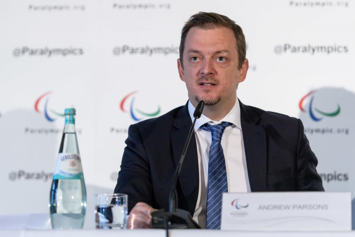 Andrew Parsons reeleito presidente do Comité Paralímpico Internacional