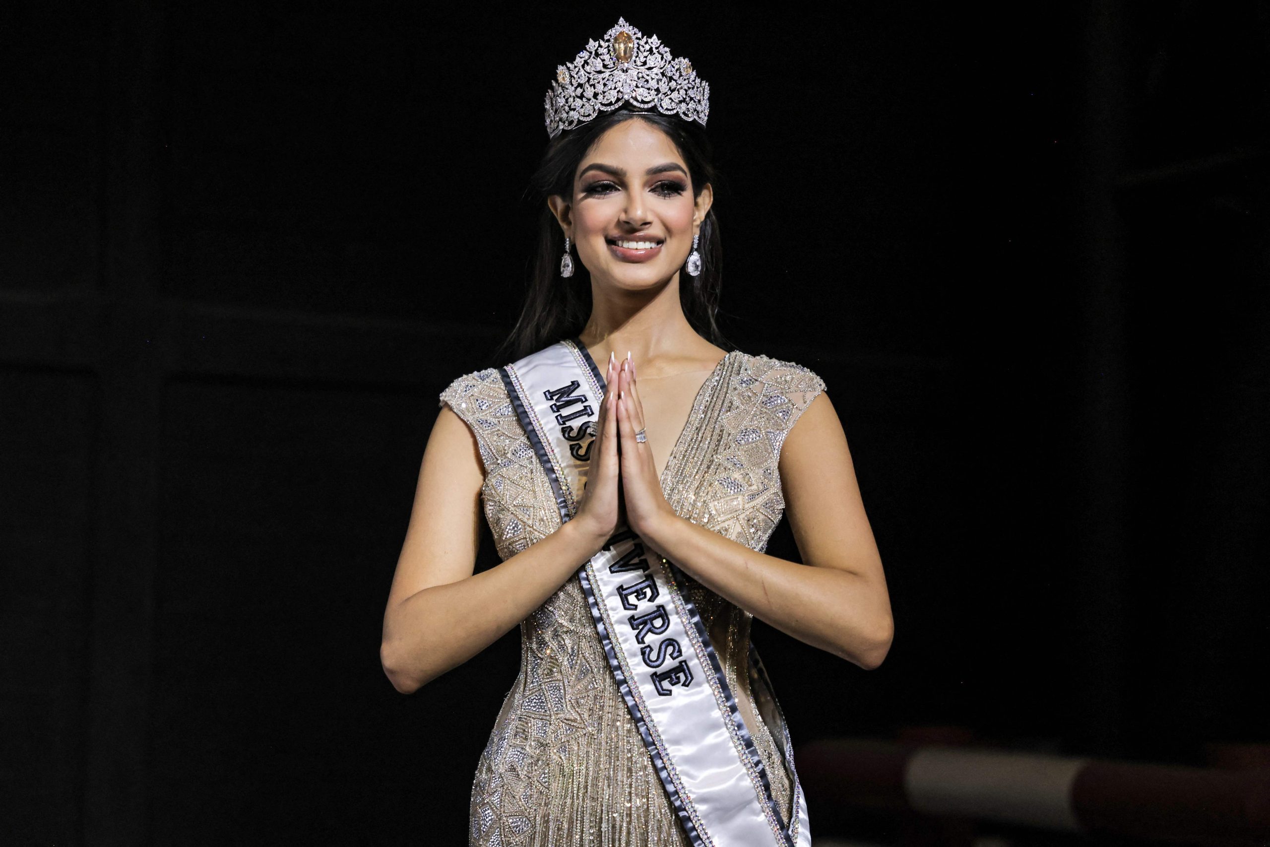 Modelo indiana Harnazz Sandhu eleita Miss Universo 2021