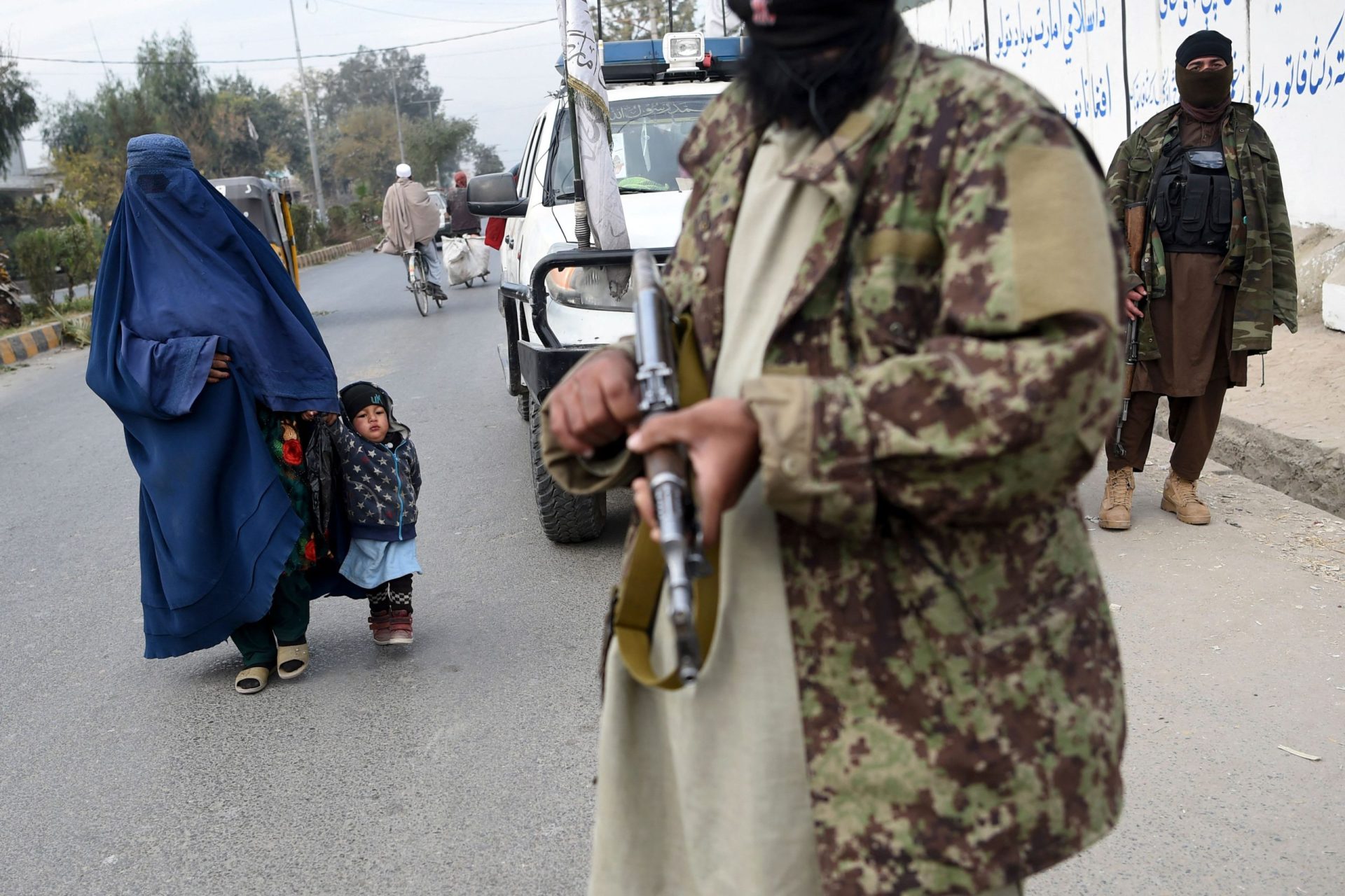 Sistema de saúde afegão perto do colapso devido a sanções contra Talibãs