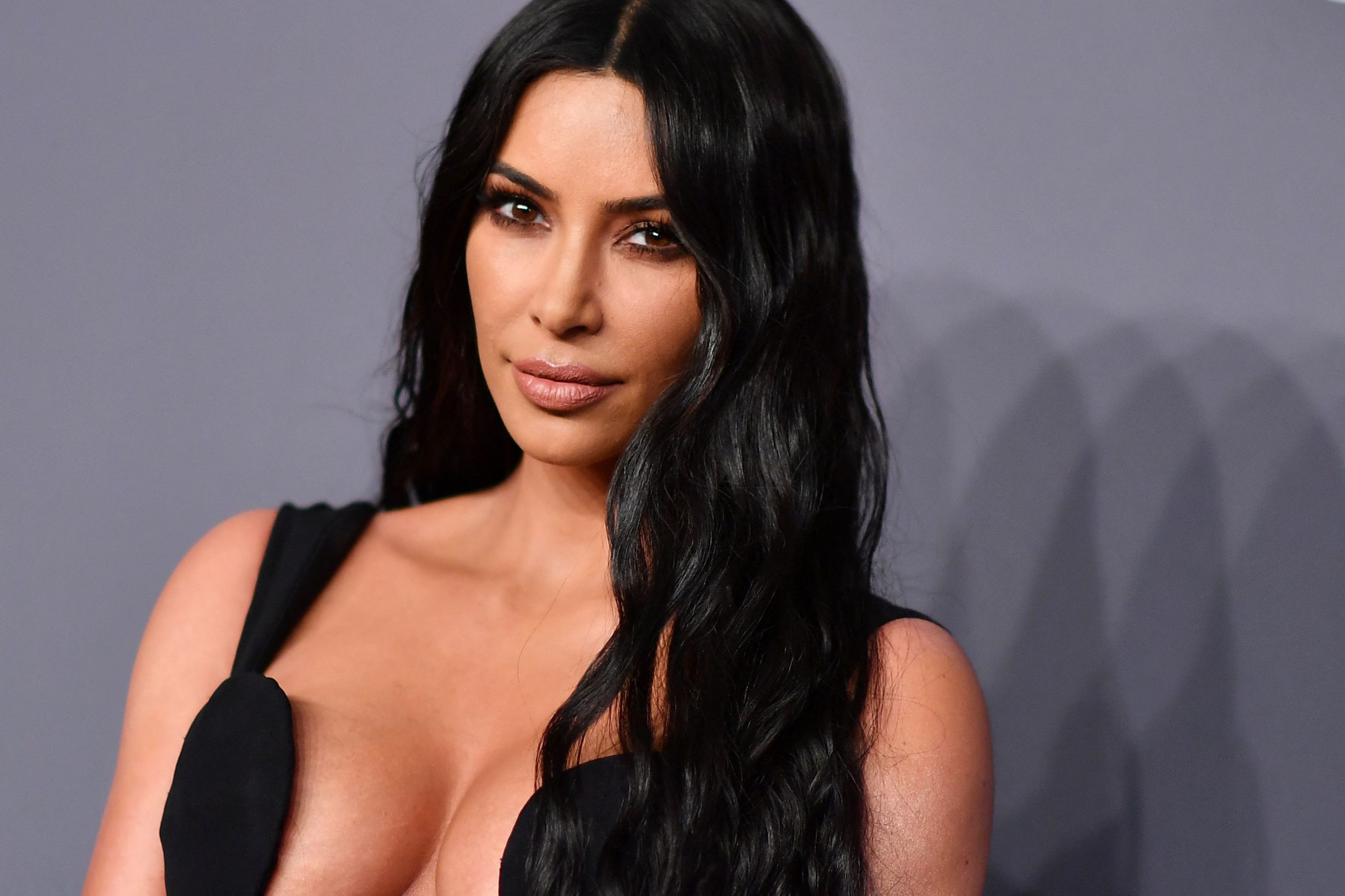 Apropriação cultural? Kim Kardashian “compreende” mas explica que muda de cabelo para cumprir desejo da filha
