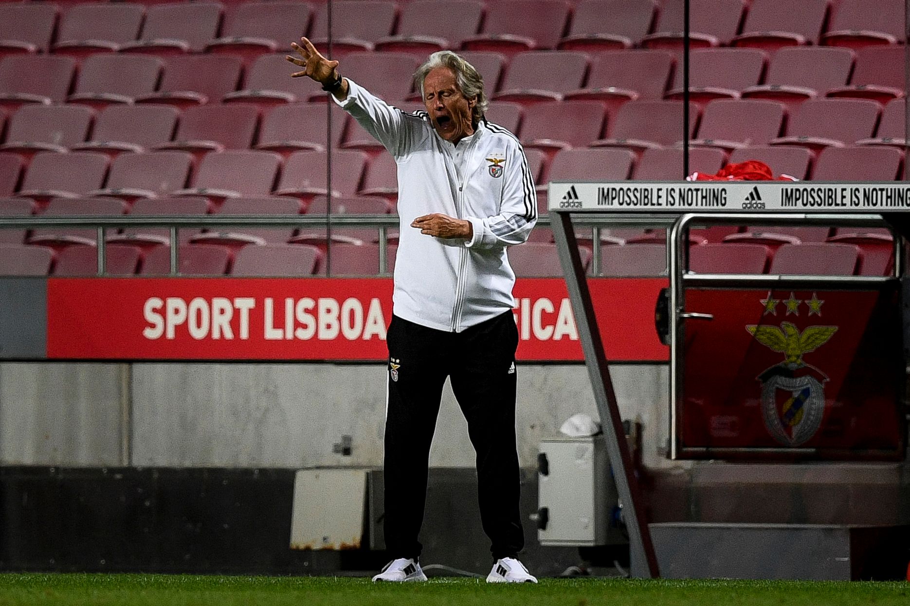 Jorge Jesus não vai estar no banco nos próximos jogos contra Marítimo e FC Porto