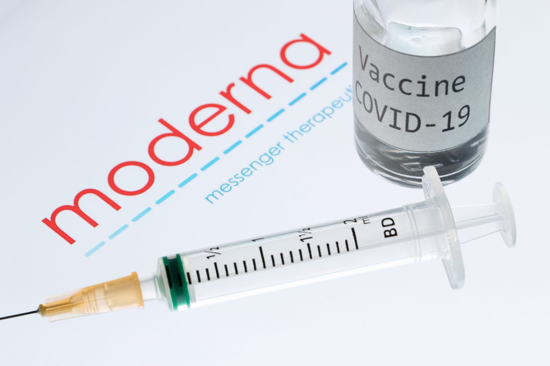 OMS aprova vacina da Moderna contra a covid-19 mas não a recomenda a grávidas
