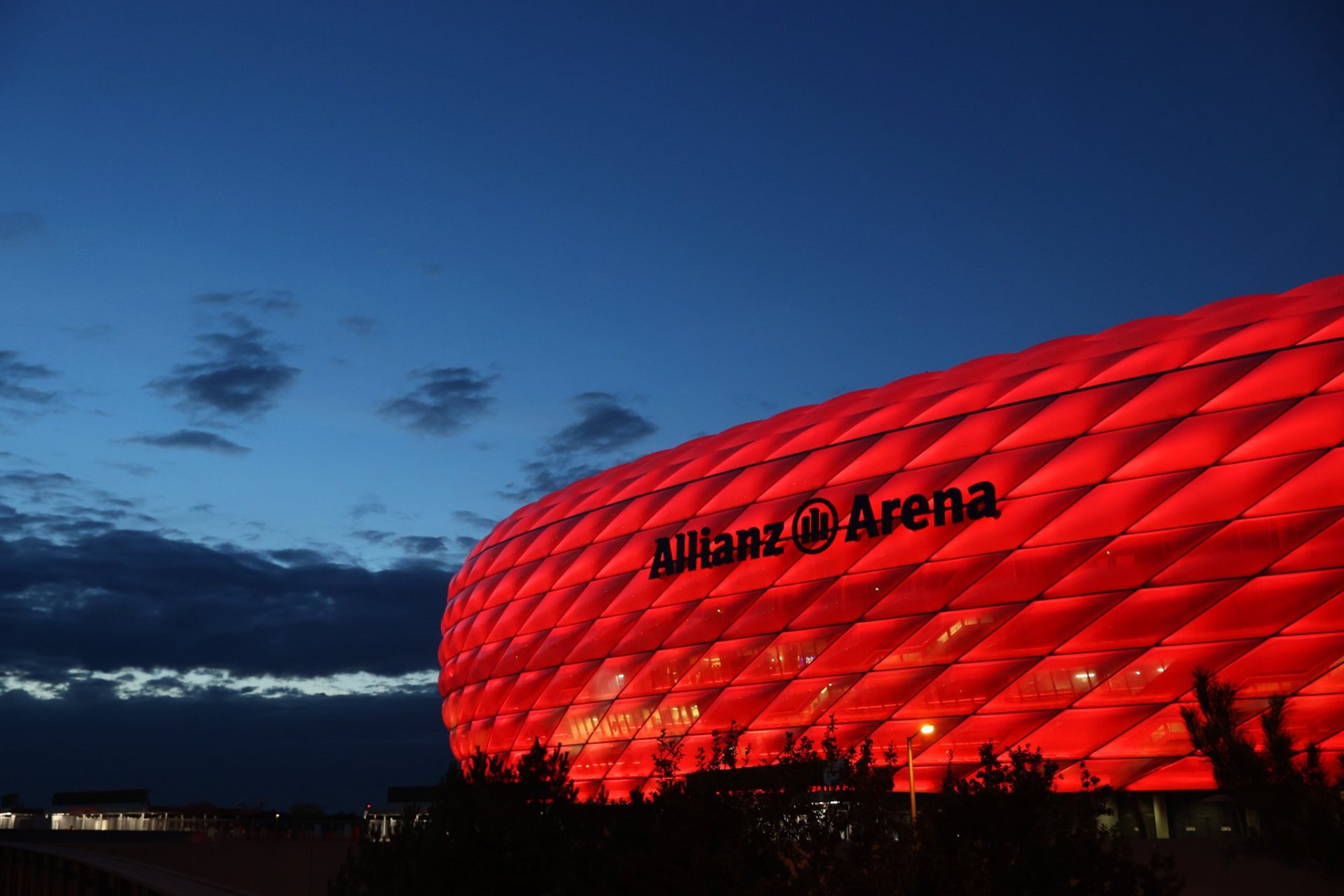 Bayern vira resultado e goleia Mainz