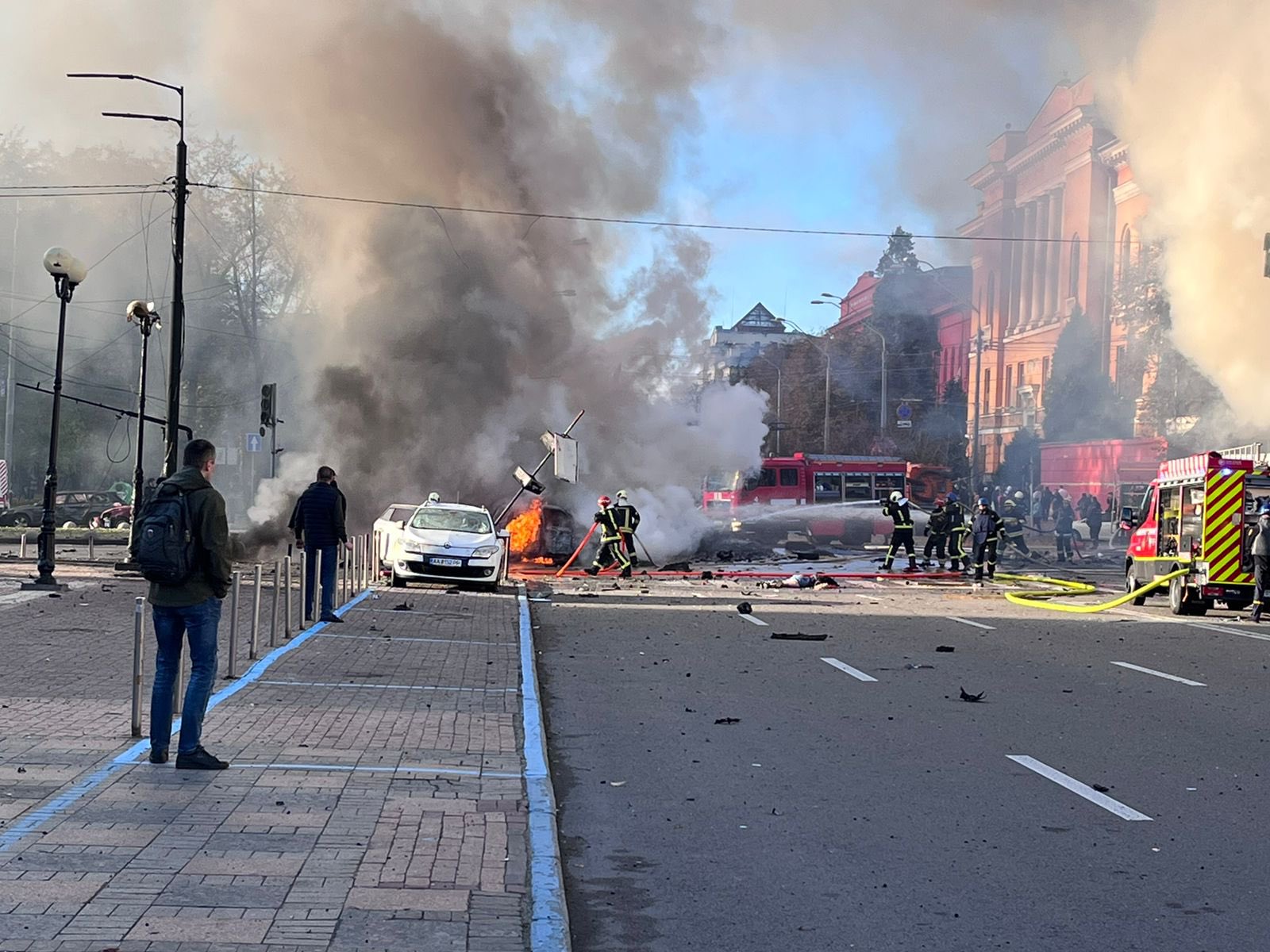 Ucrânia sob ataques na capital e em várias cidades durante hora de ponta desta segunda-feira
