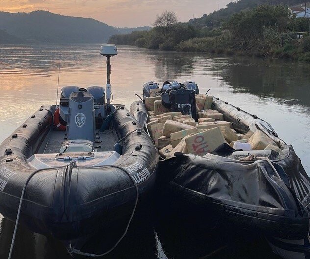 Perseguição da GNR a lancha com quilos de haxixe termina em colisão no rio Guadiana
