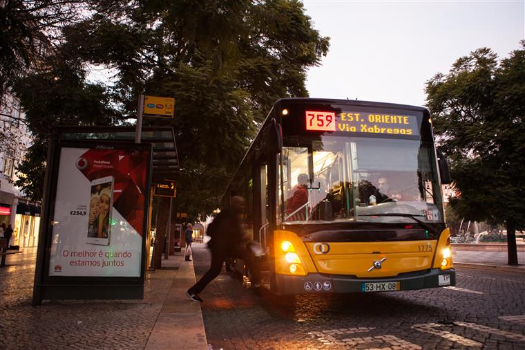 Depois de autocarro ter sido apedrejado na Ajuda, em Lisboa, PSP investiga ocorrência