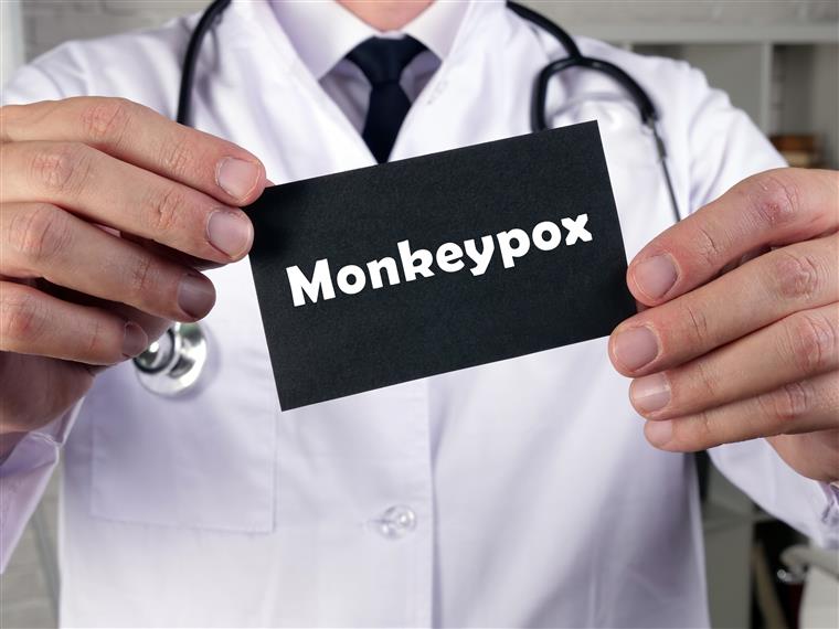 Monkeypox com tendência decrescente