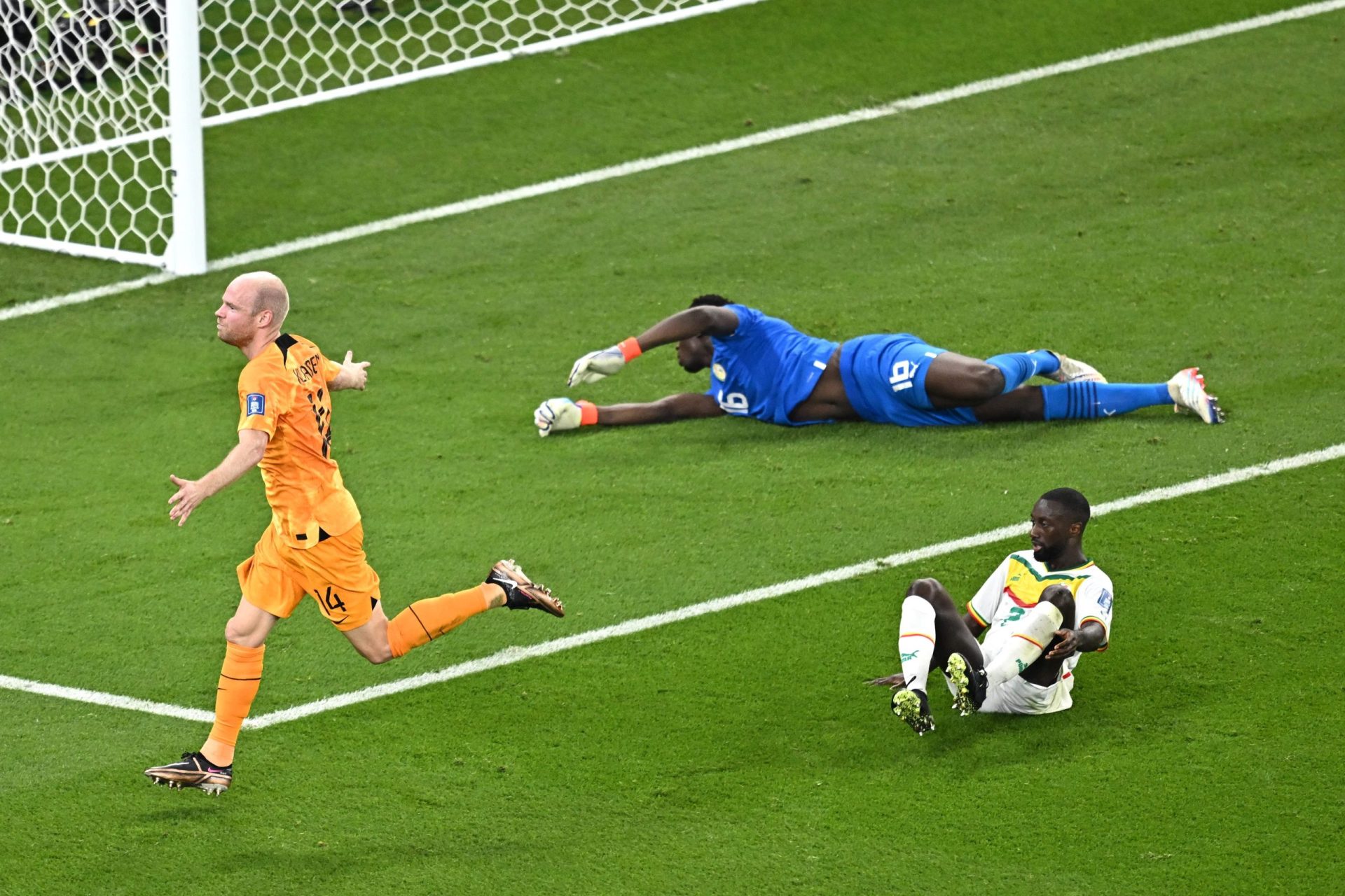 Países Baixos vencem Senegal por 2-0
