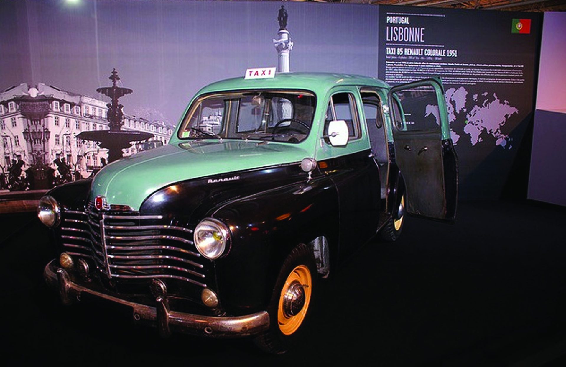 22 de Novembro de 1956. Vitorino, o Vidrinhos, taxista triste e desiludido com 50 escudos por dia