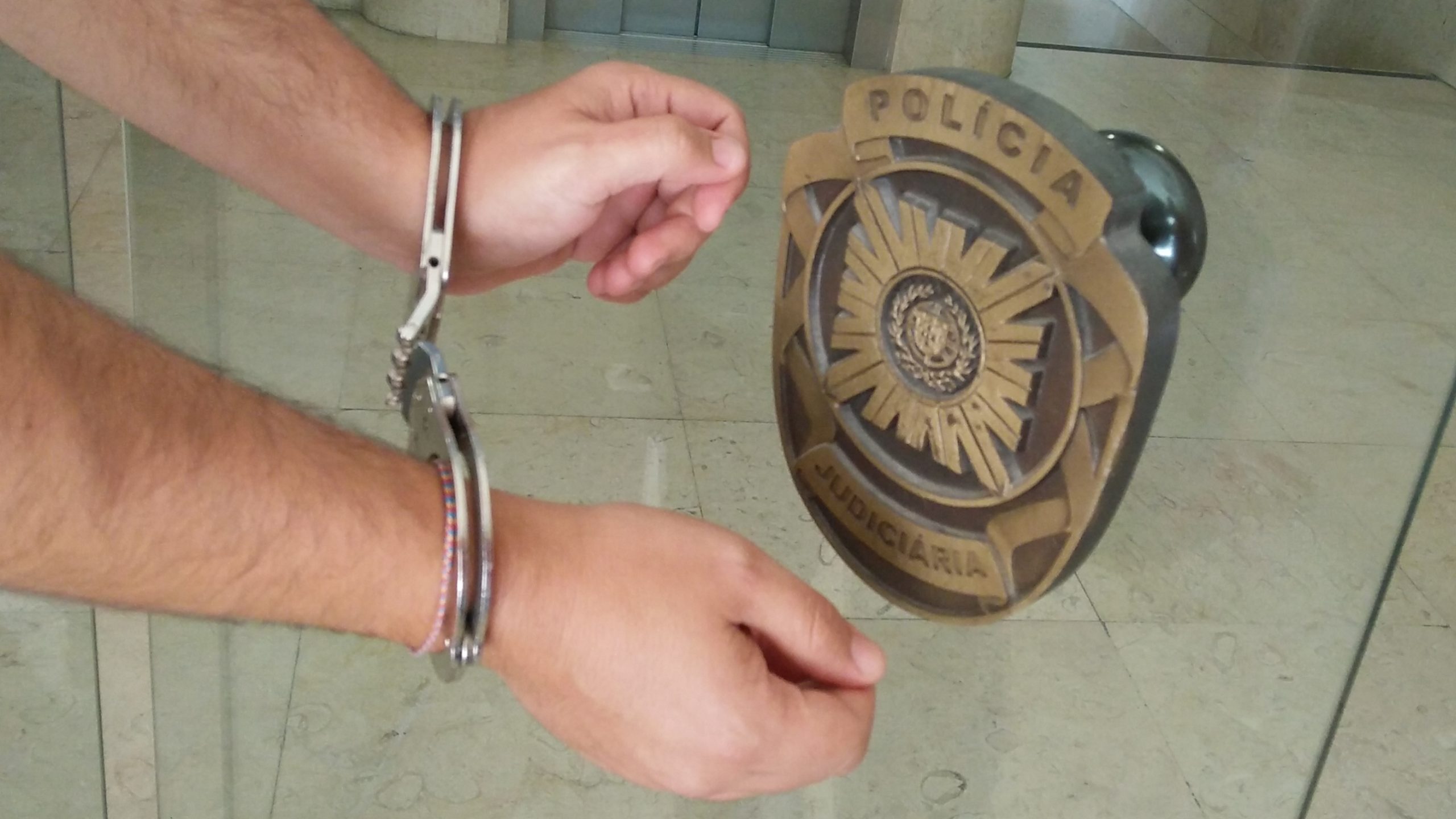 Homem detido depois de comprar 31 mil euros em ouro com cartão roubado a turista