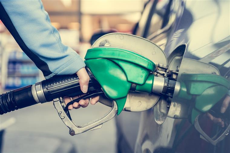 Impostos sobre combustíveis descem a partir de segunda-feira
