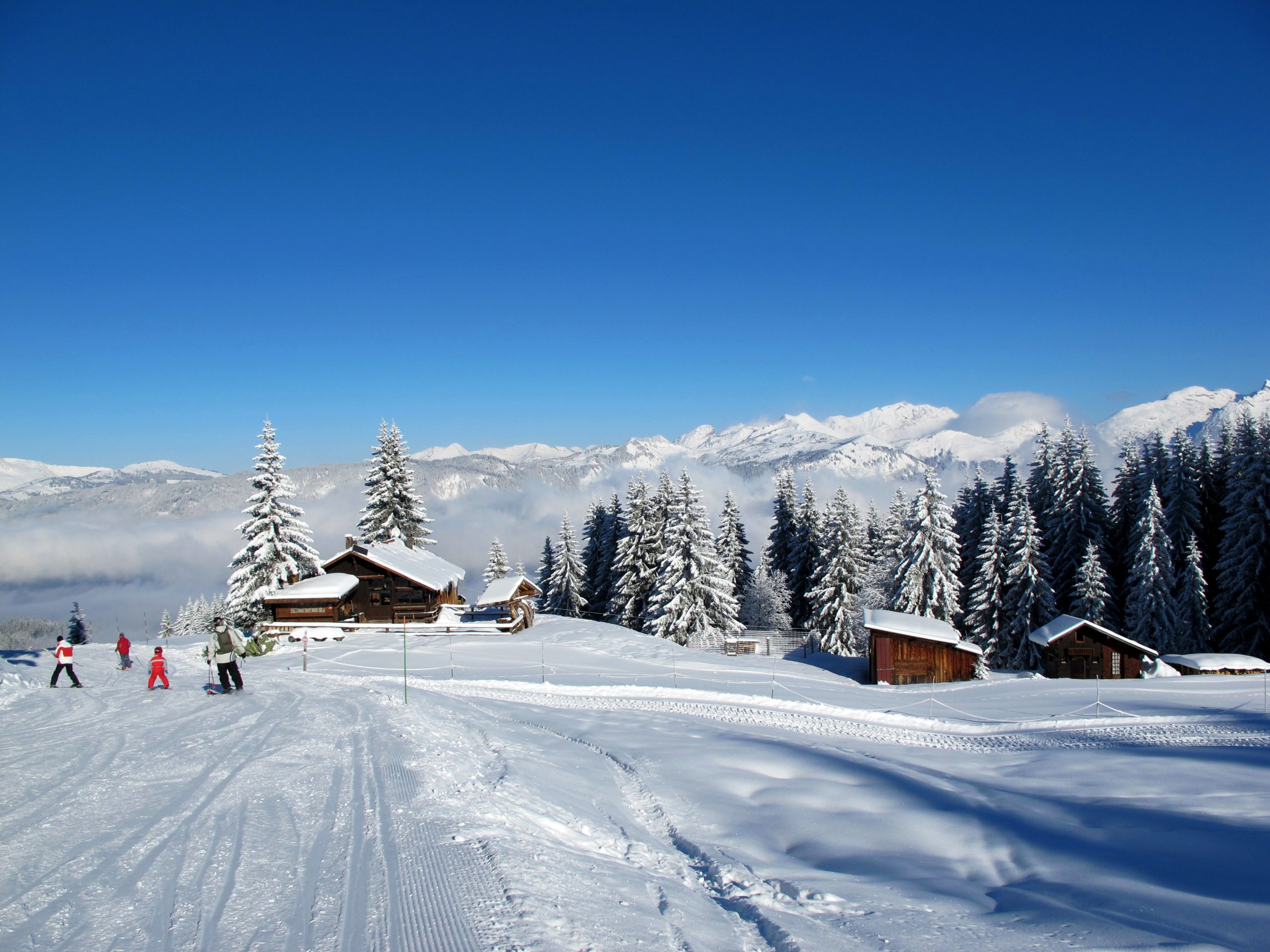 Menina de cinco anos morre nos Alpes depois de ser atingida por esquiador a alta velocidade
