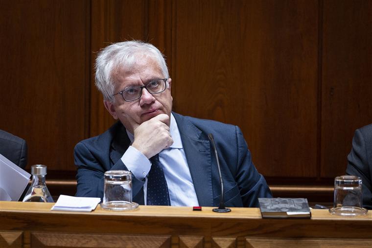 MP pede levantamento da imunidade parlamentar de Eduardo Cabrita