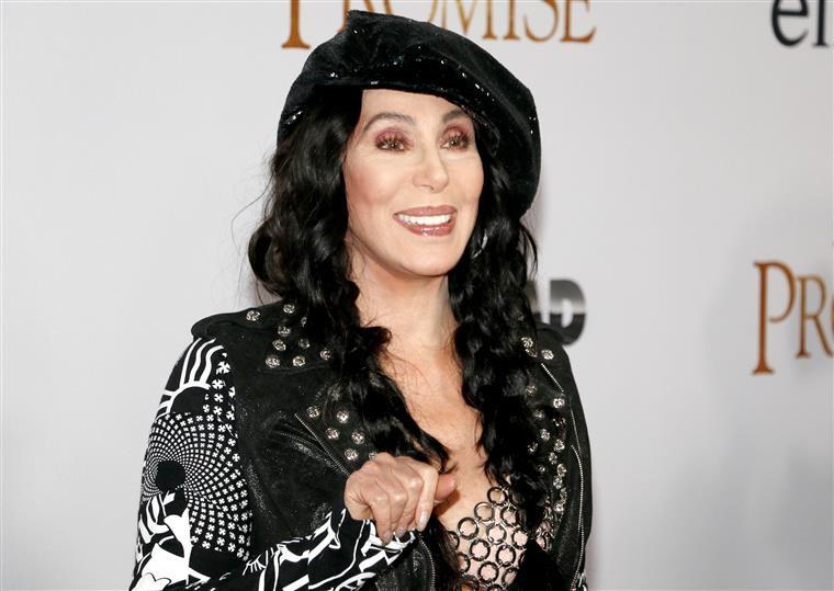 Morreu Georgia Holt, mãe de Cher