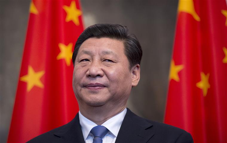 China admite existência de esquadras no estrangeiro