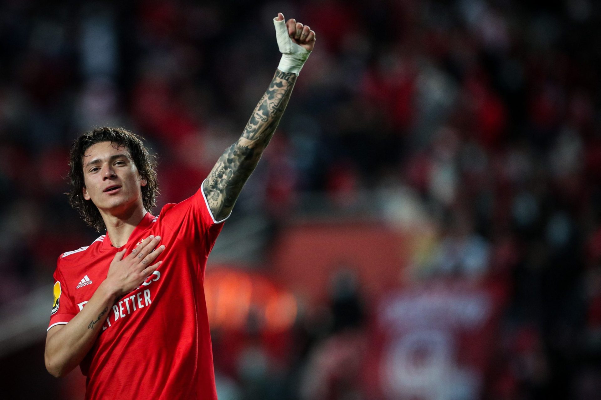 Benfica vence Arouca por 2-0 com golo tranquilizante ao cair do pano