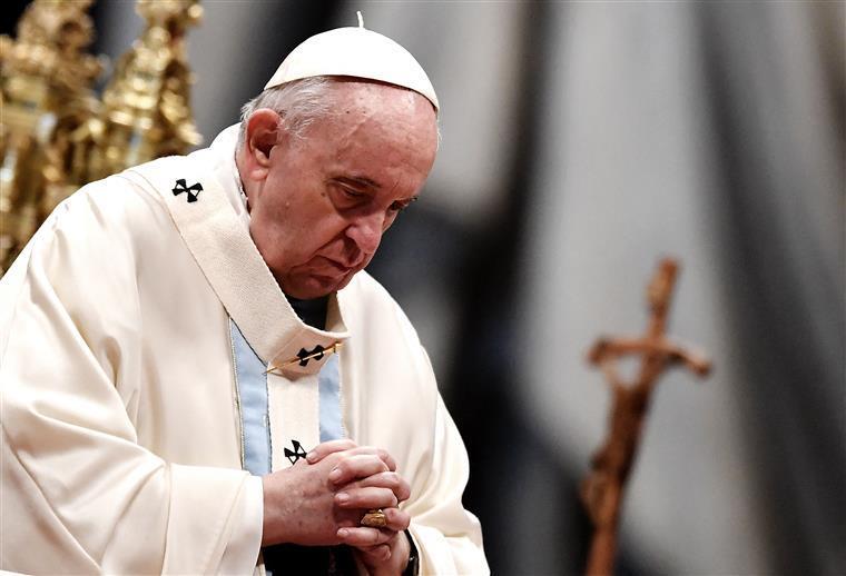 Papa Francisco revela que assinou carta de demissão há nove anos caso a sua saúde piore