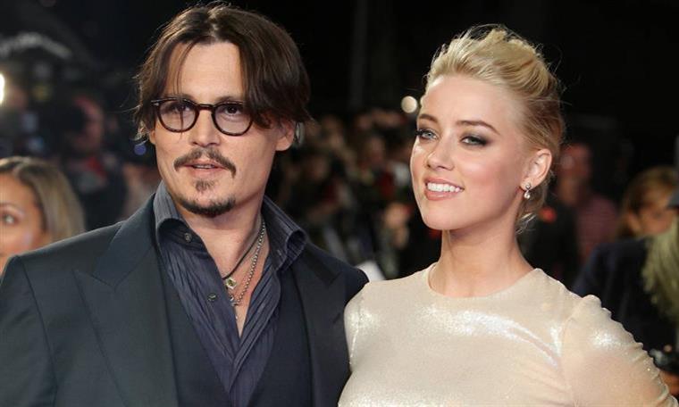Amber Heard vai pagar um milhão a Johnny Depp