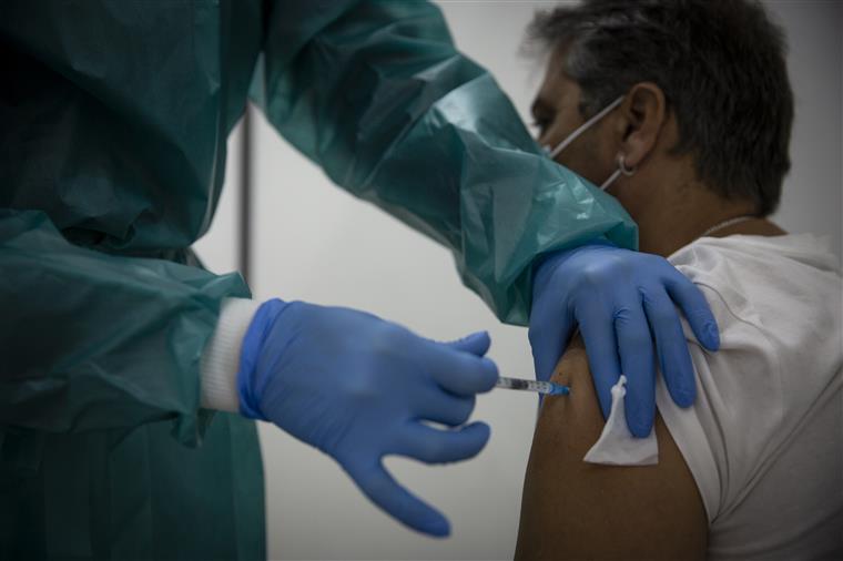 Centros de vacinação contra a covid-19 de Lisboa vão encerrar até 2023