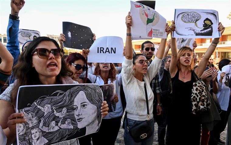 Governo iraniano cria engodo para travar onda massiva de protestos que se iniciam amanhã