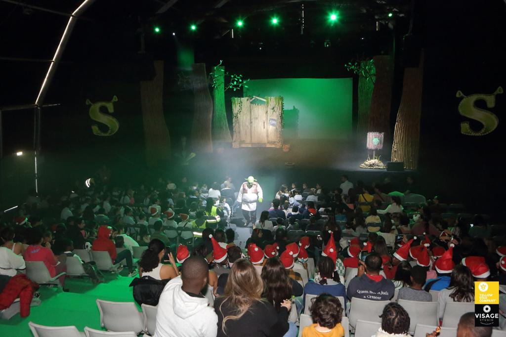 Associação Bússola Coração leva 500 crianças ao teatro