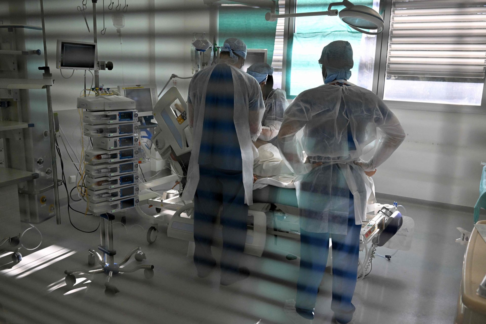 Grávida de 33 semanas não vacinada está ligada à ECMO no Hospital de São João no Porto