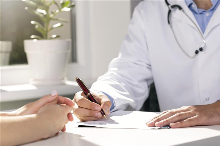 Ministério da Saúde abre concurso para reforçar SNS com mais de 250 médicos