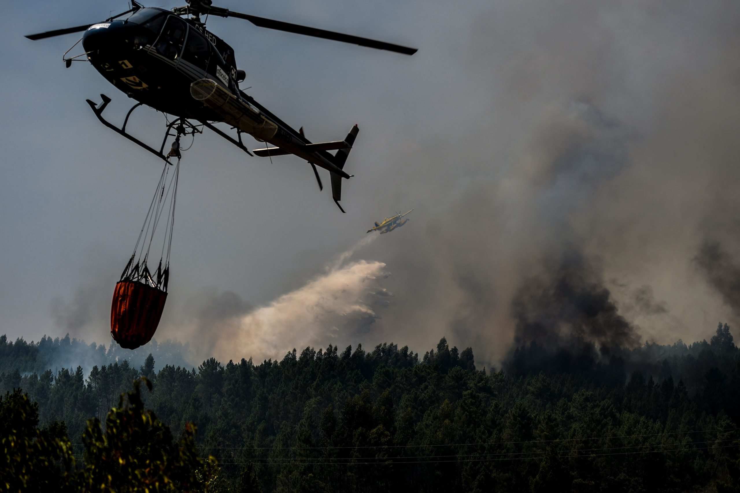 Governo com dificuldades em alugar helicópteros de combate aos incêndios