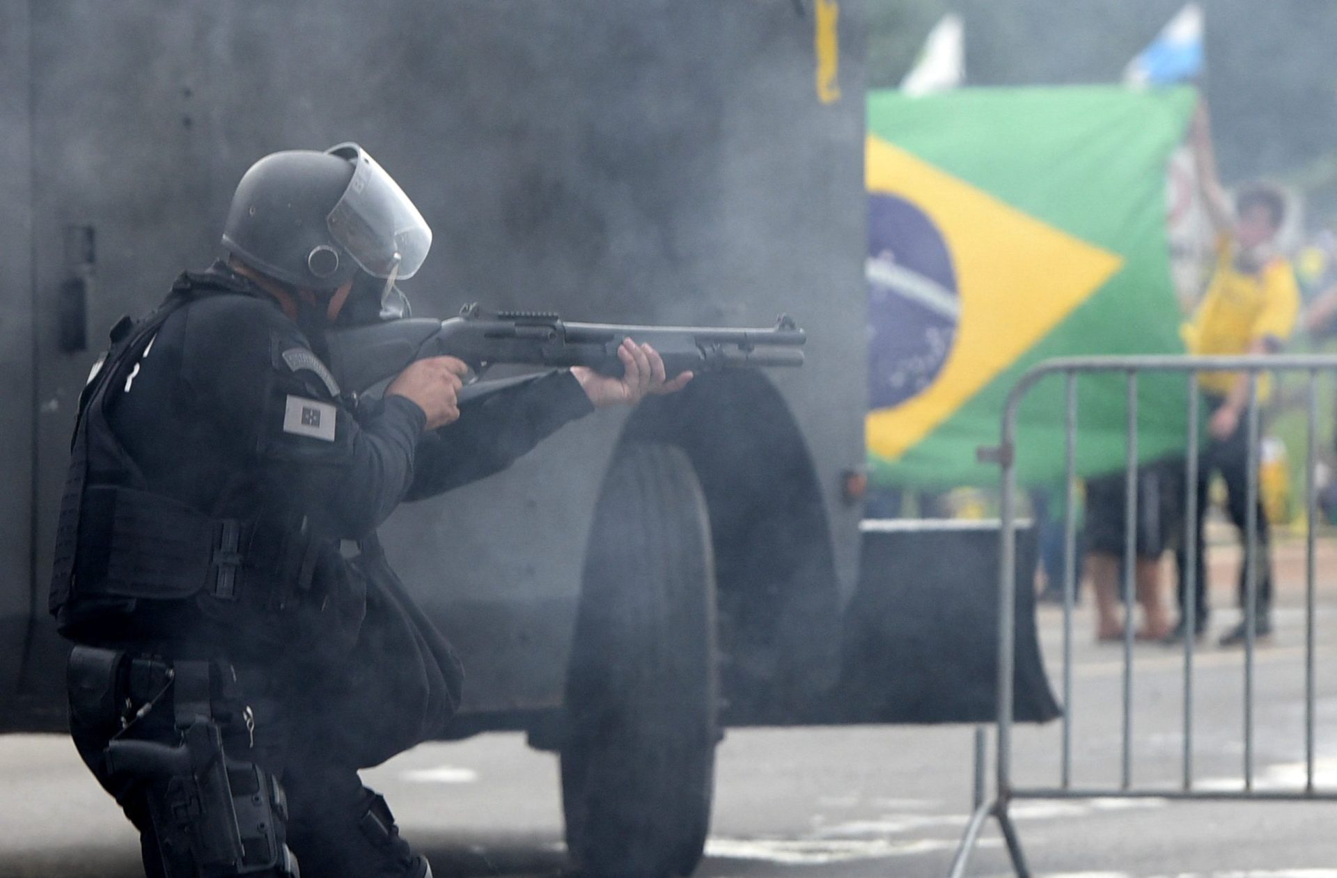 Governo condena ações de violência e desordem em Brasília