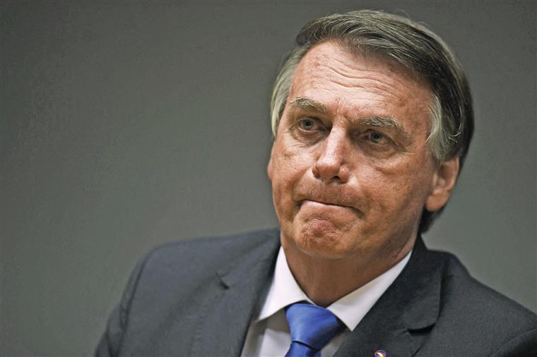 Bolsonaro regressará ao Brasil em março