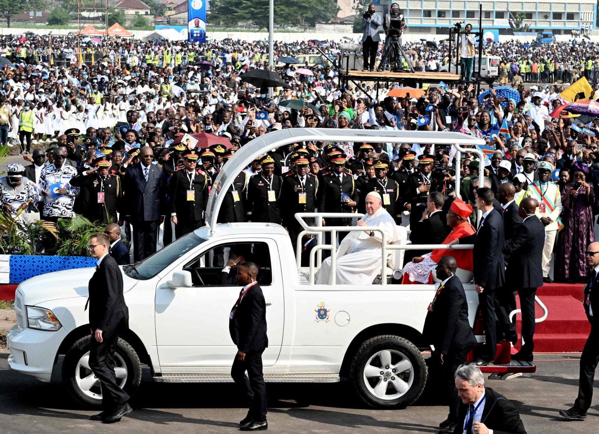 Mais de um milhão de pessoas na missa do Papa em Kinshasa