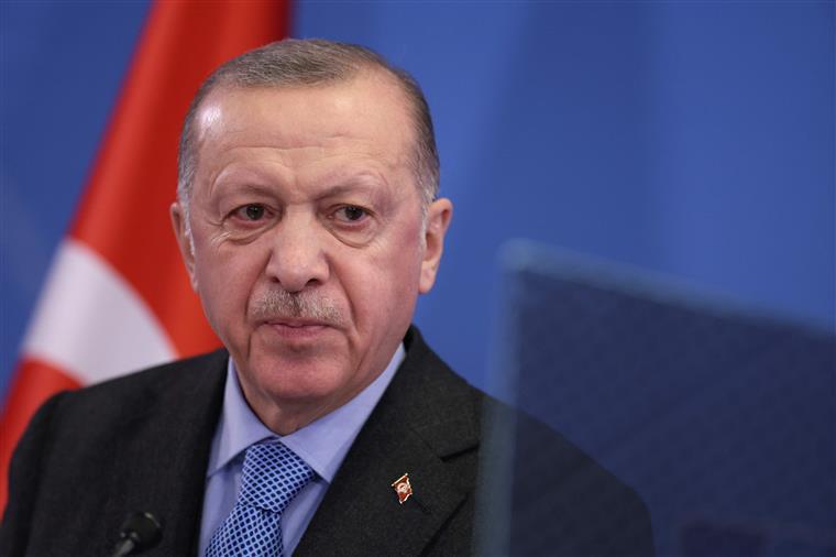 Erdogan pede perdão à província de Adiyaman pelo atraso no socorro