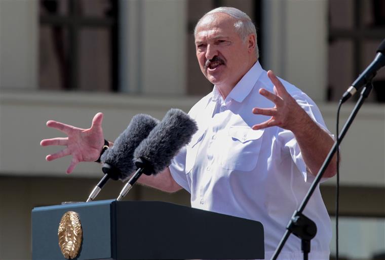 Alexander Lukashenko visita China esta terça-feira