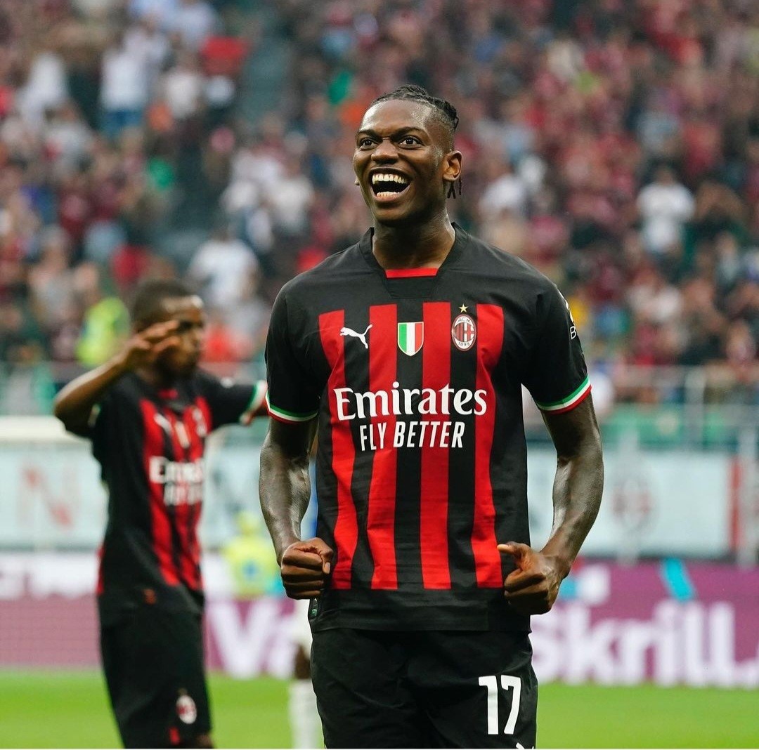 Rafael Leão “perdeu algum brilho”, diz técnico do Milan