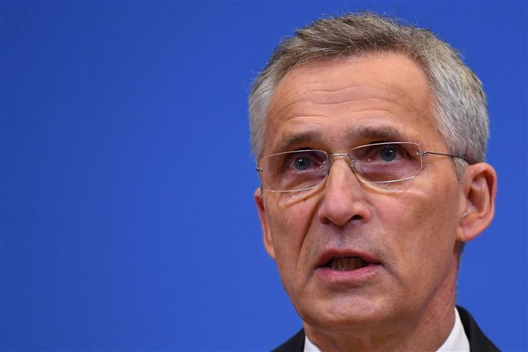 Secretário-geral da NATO faz visita surpresa a Kiev