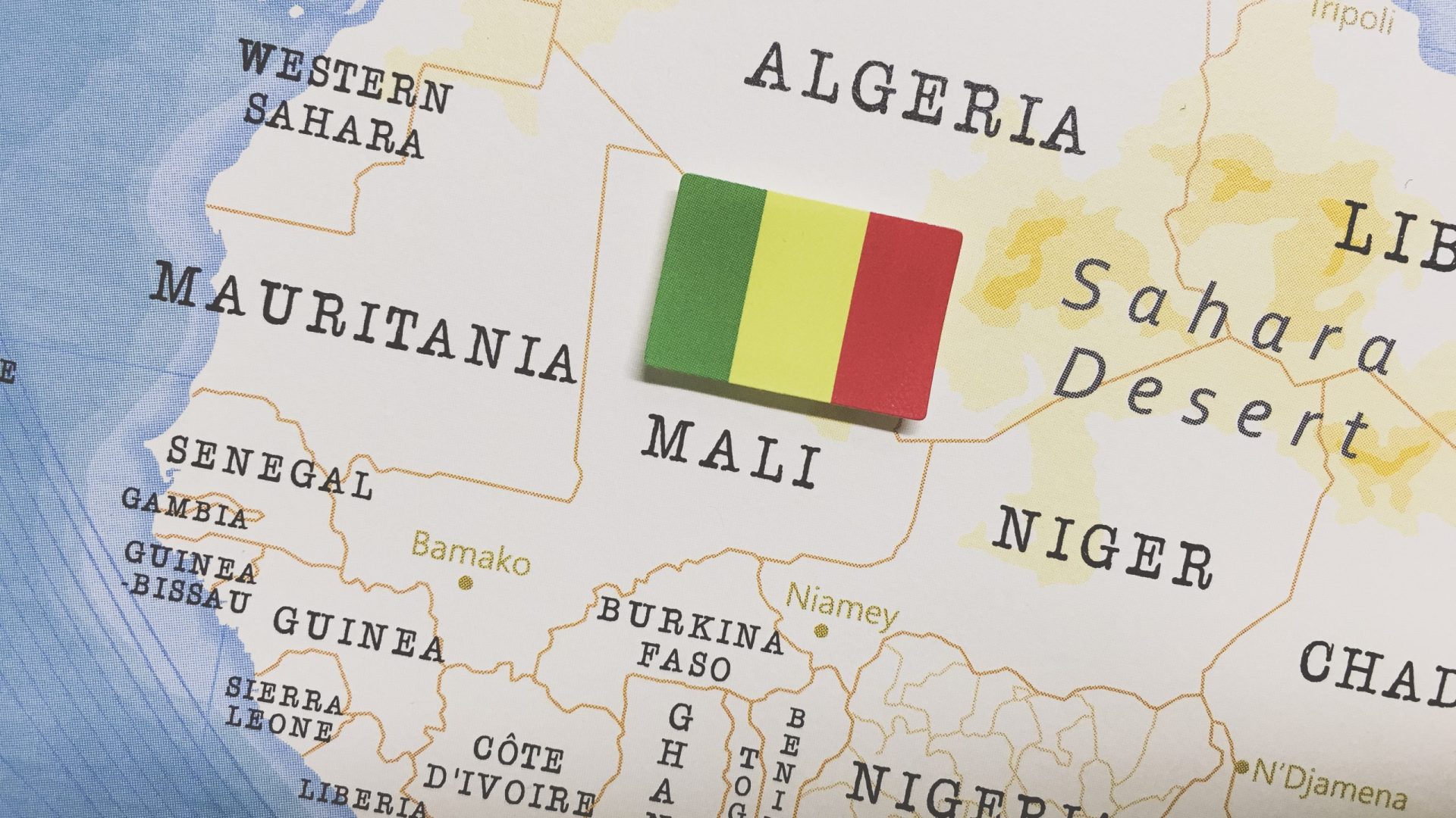 Queda de helicóptero do Mali provoca a morte de três pessoas