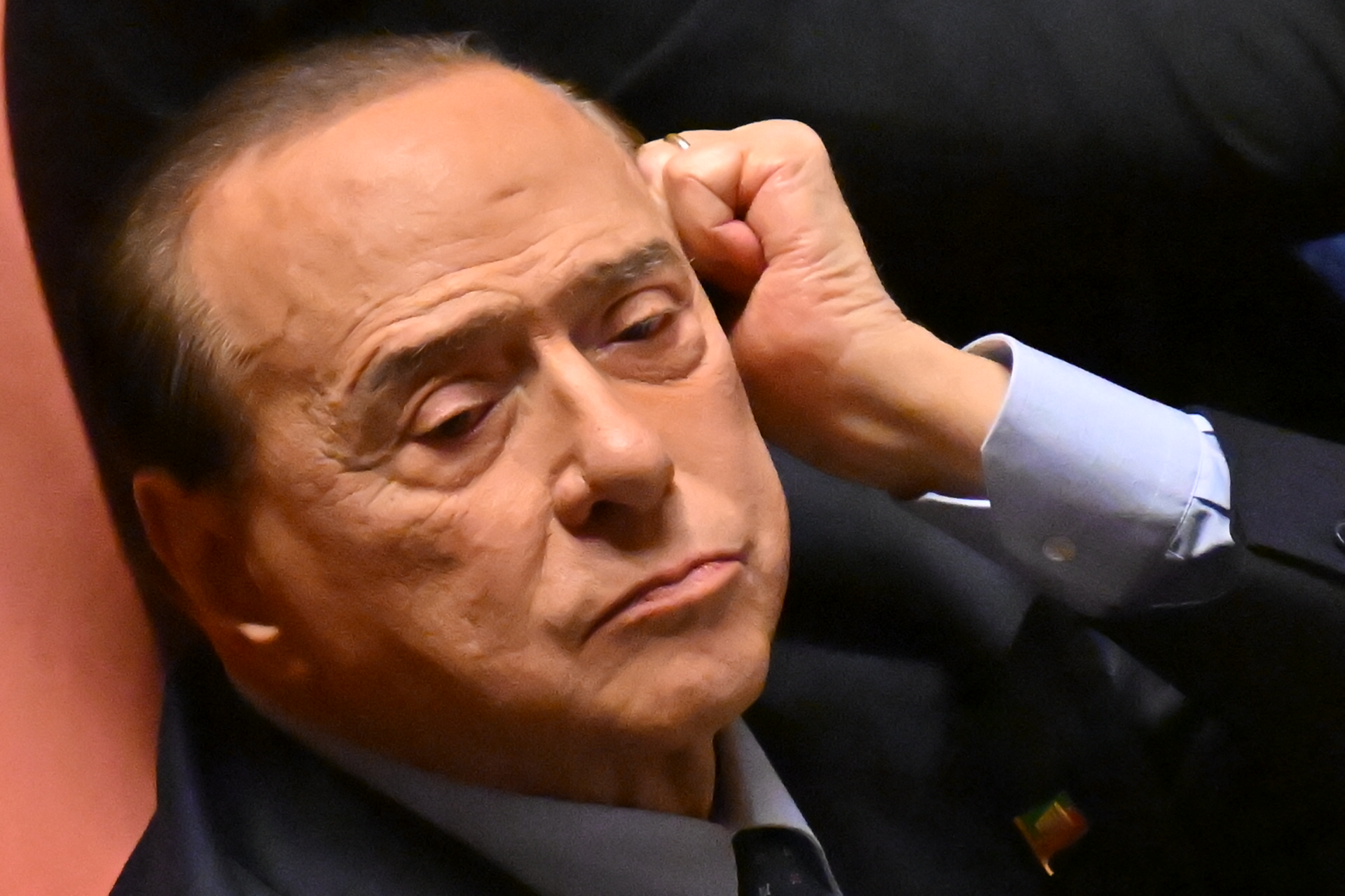 Silvio Berlusconi diagnosticado com leucemia