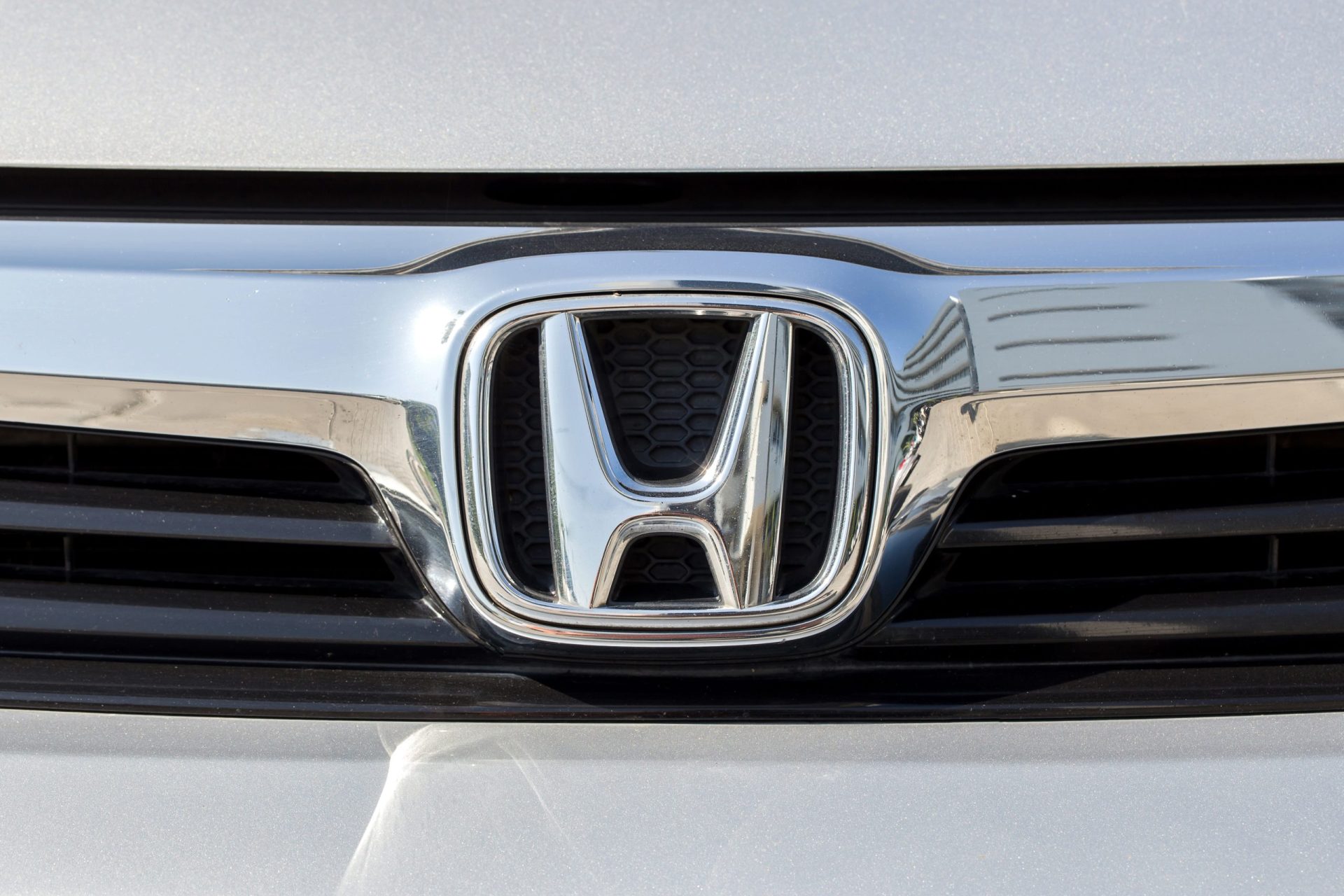Honda chama mais 4,9 milhões de carros por perigo do airbag