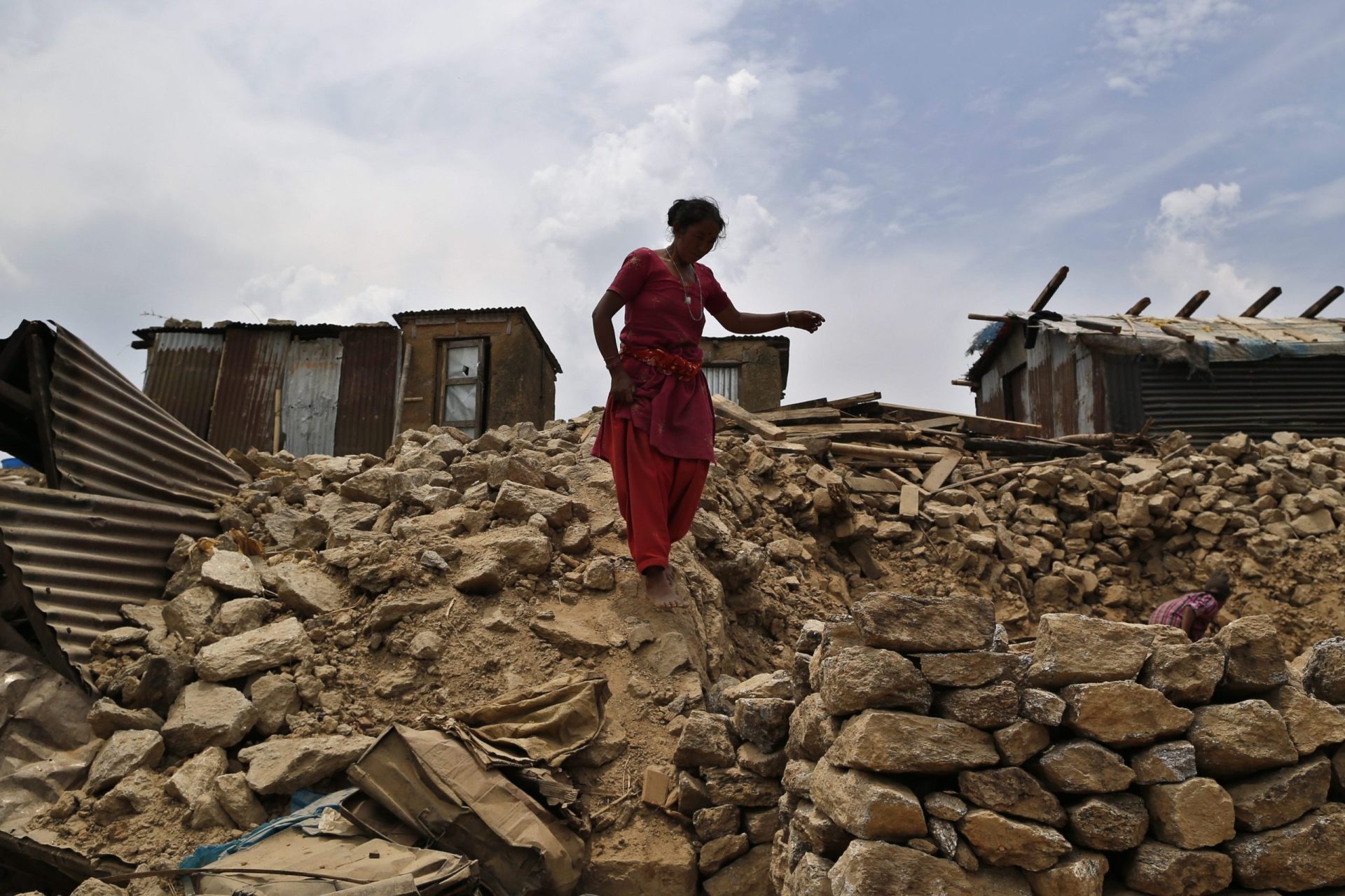 Nepal espera angariar dois mil milhões de dólares para reconstrução