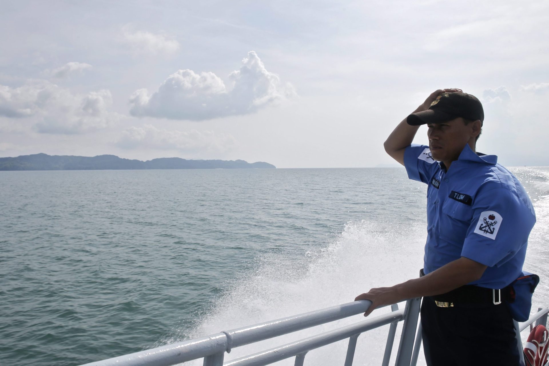 Indonésia rejeita entrada de barco com migrantes