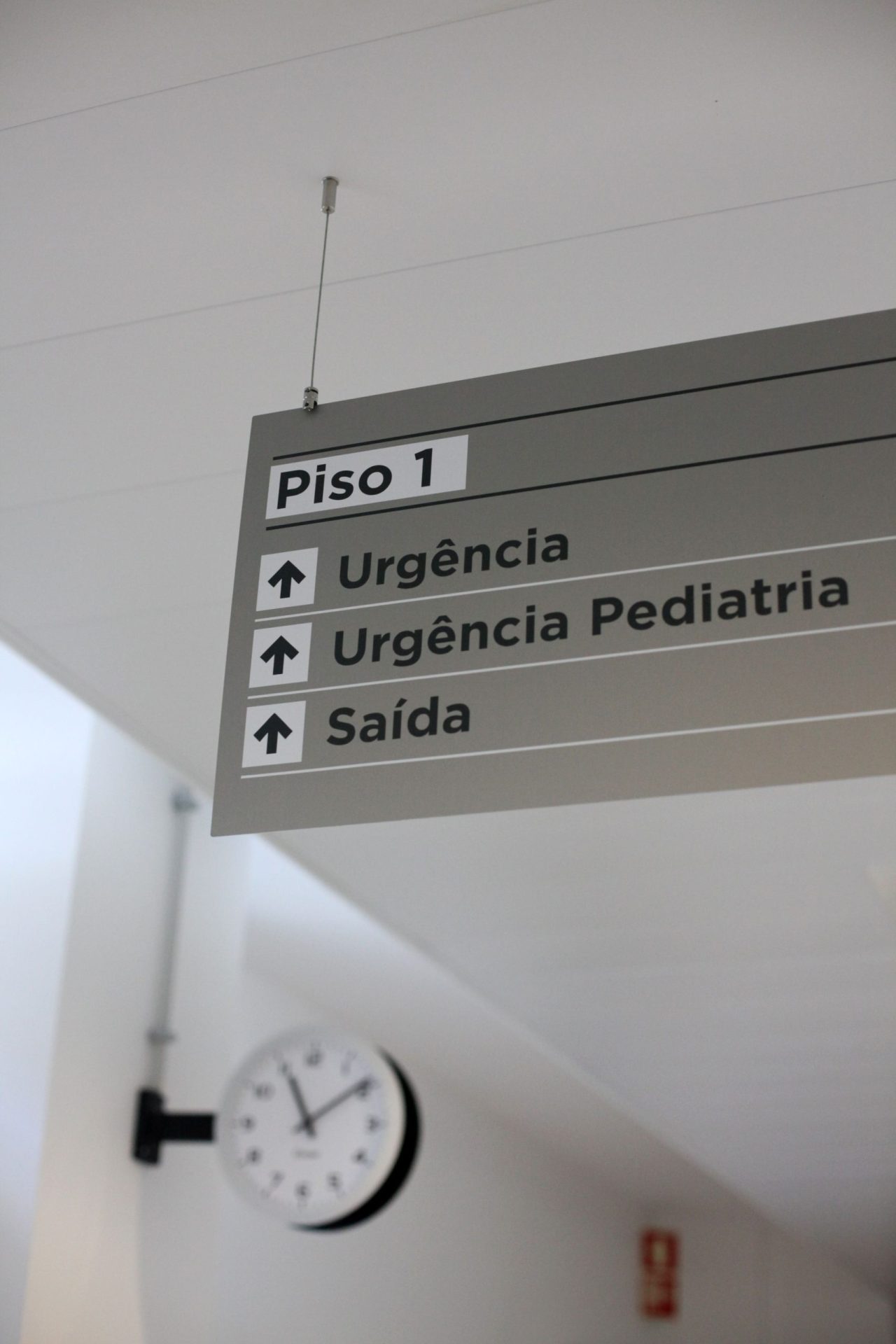 Doze urgências de obstetrícia e pediatria fechadas