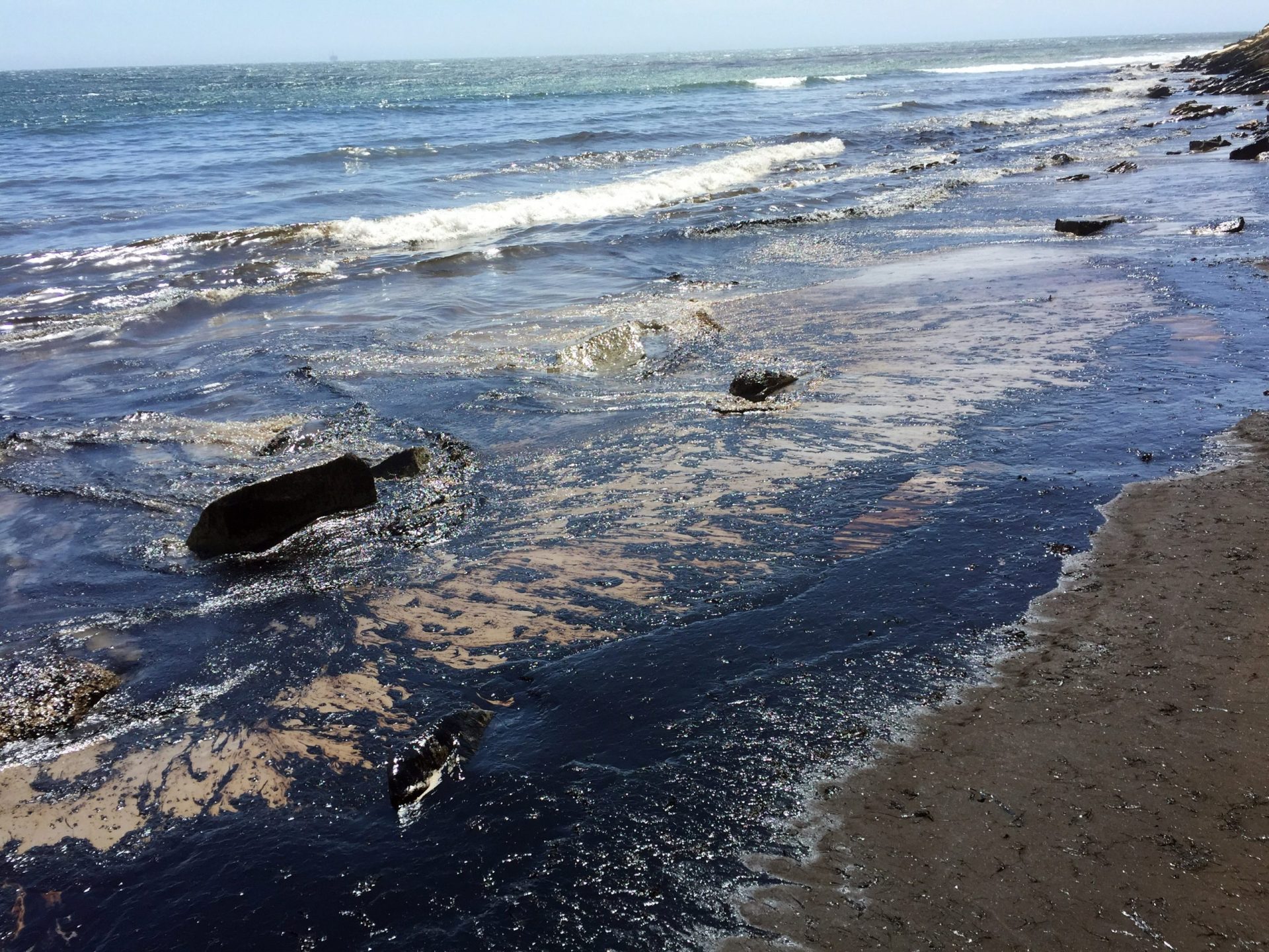 Derramados 80 mil litros de petróleo para o mar nos EUA