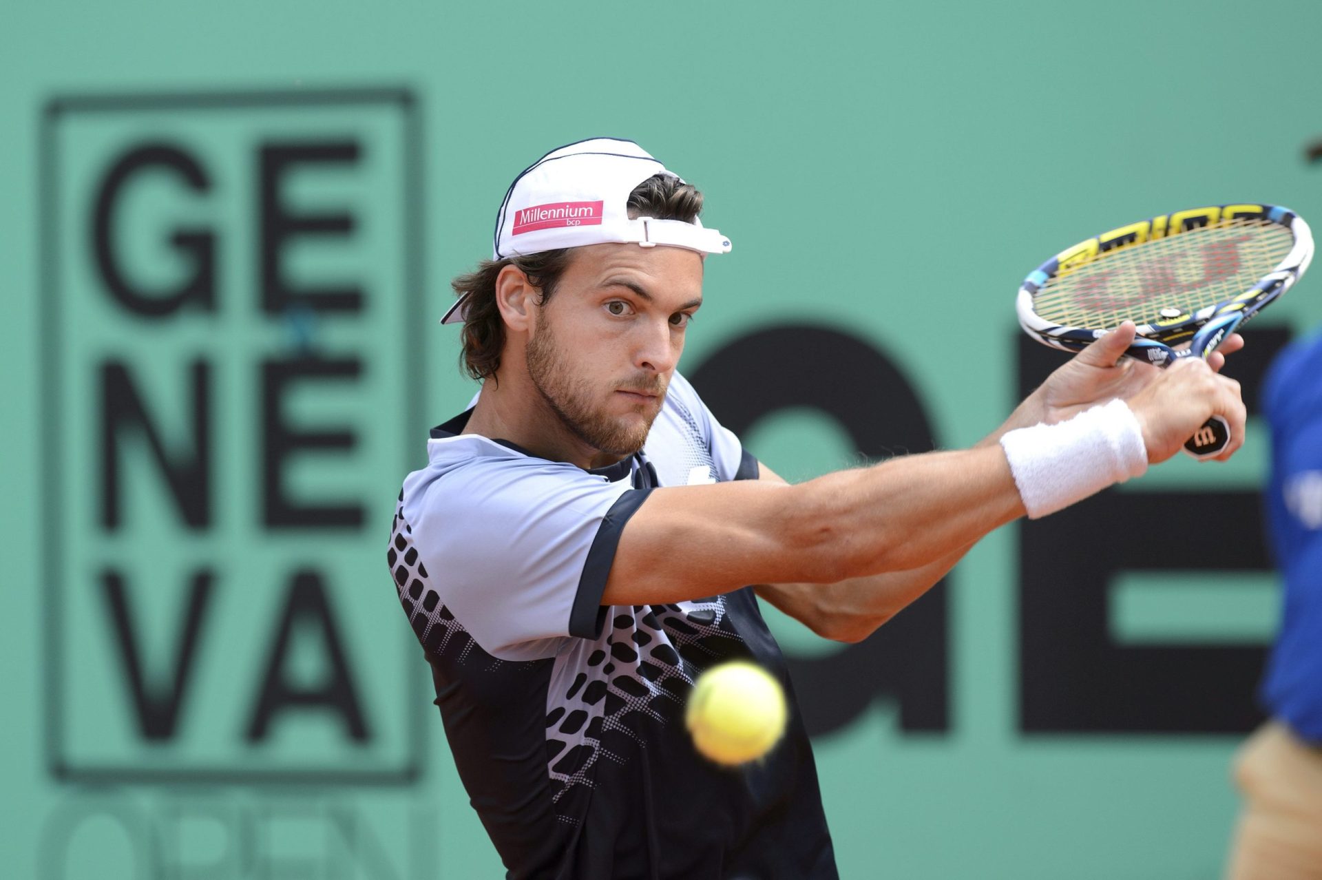 João Sousa perde final do torneio de Genebra