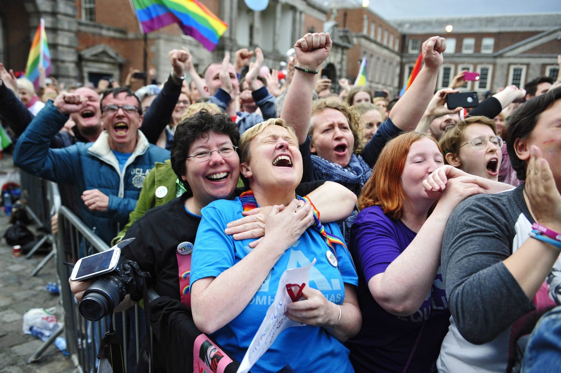 Irlanda diz &#8216;sim&#8217; ao casamento homossexual