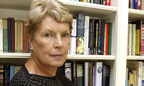Autora de romances policiais Ruth Rendell morre aos 85 anos