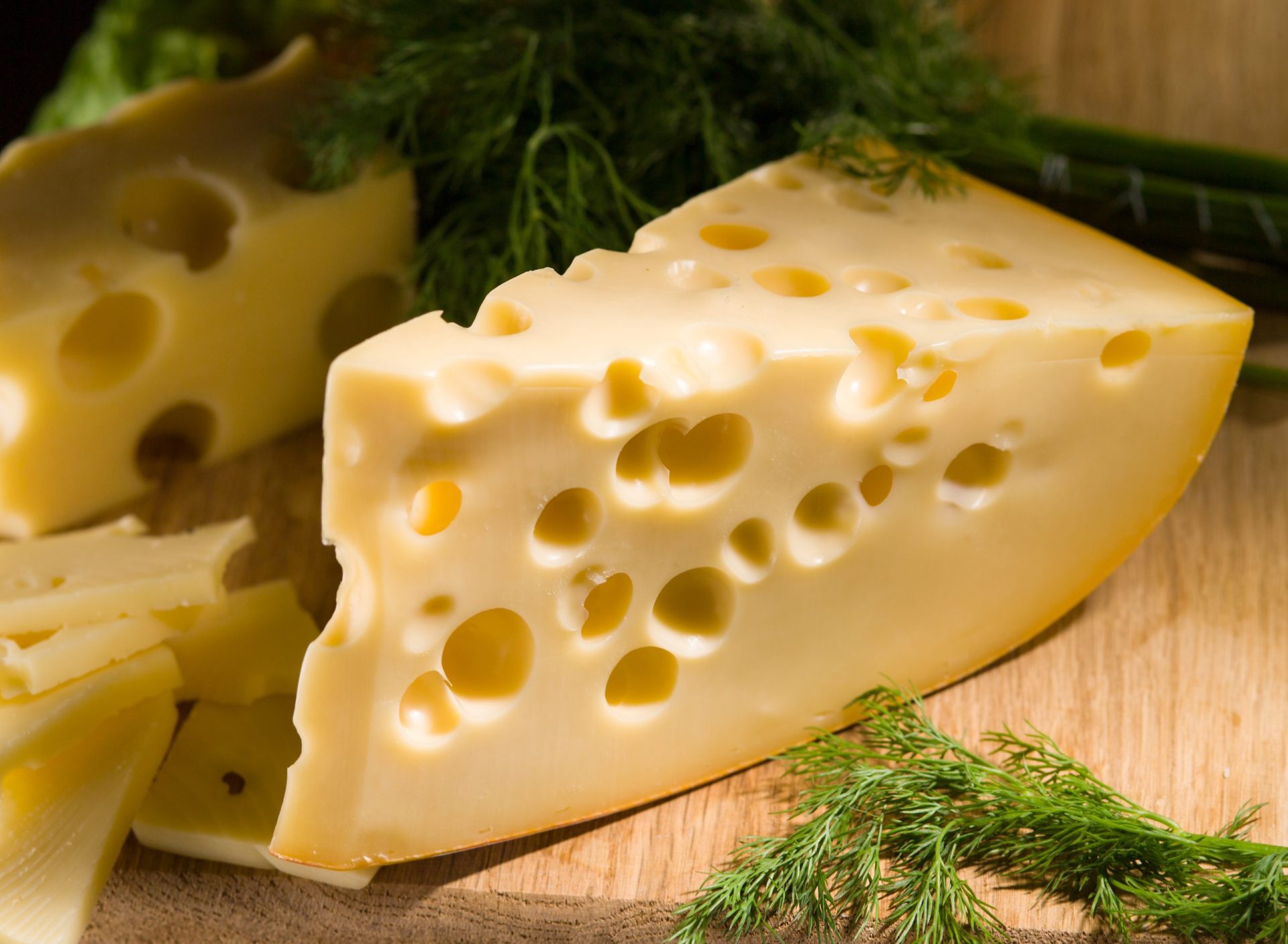 Revelado o mistério dos buracos nos queijos