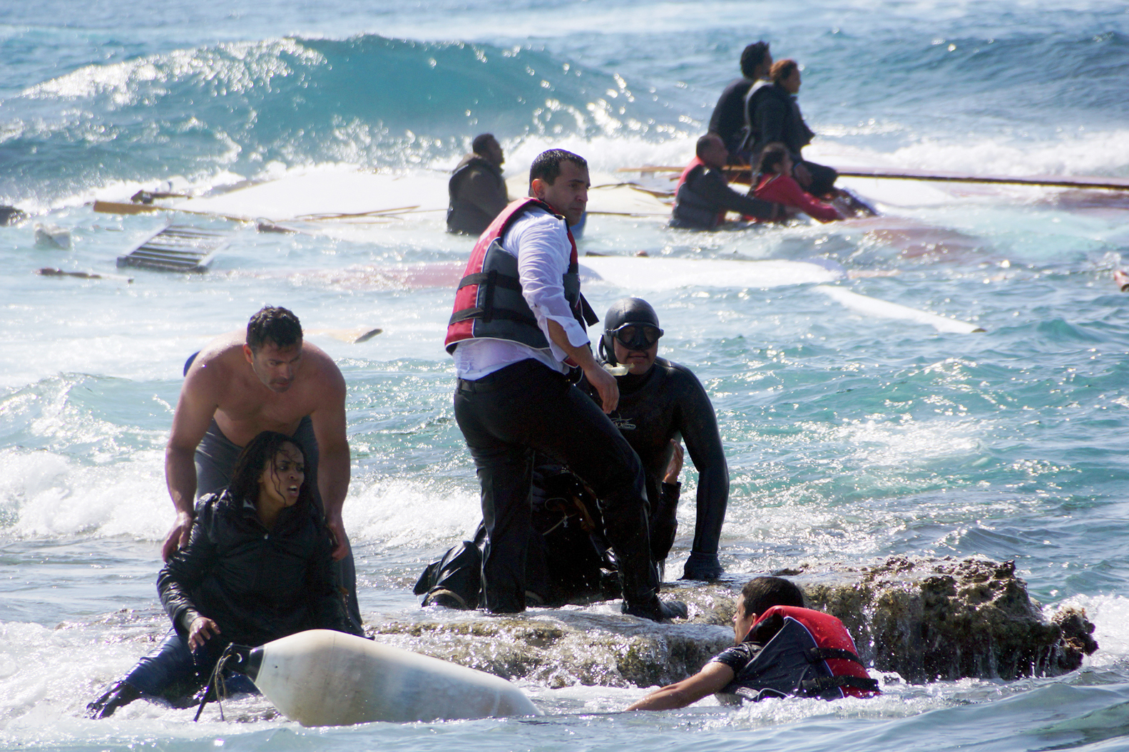 Guarda Costeira italiana resgata 741 pessoas no Mediterrâneo